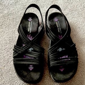 Sketchers memory foam sandals size 8.5 like new!